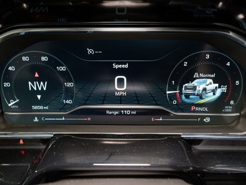 Used 2025 GMC Sierra 2500 SLT w/ SLT Premium Package image 28