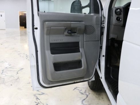 Used 2014 Ford E-150 and Econoline 150 w/ Power Group image 25