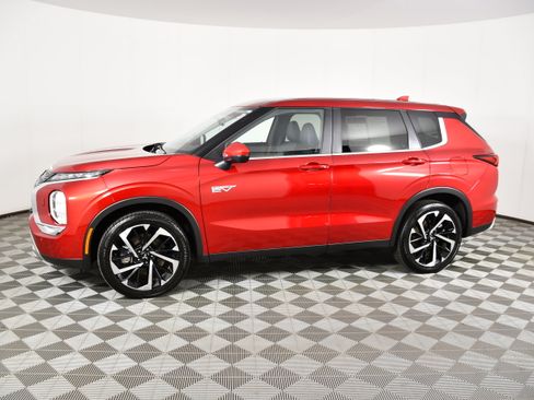 Used 2025 Mitsubishi Outlander SE AWD/4WD image 9