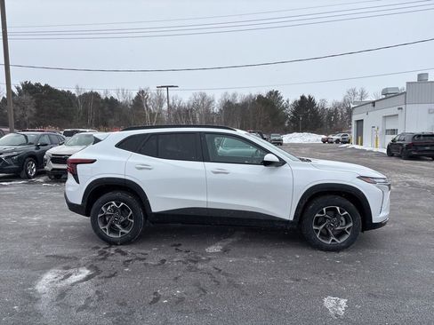 New 2026 Chevrolet Trax LT w/ Driver Confidence Package image 3