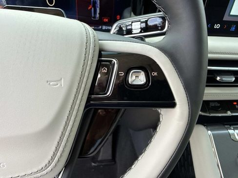 New 2026 Lincoln Aviator 2WD image 30
