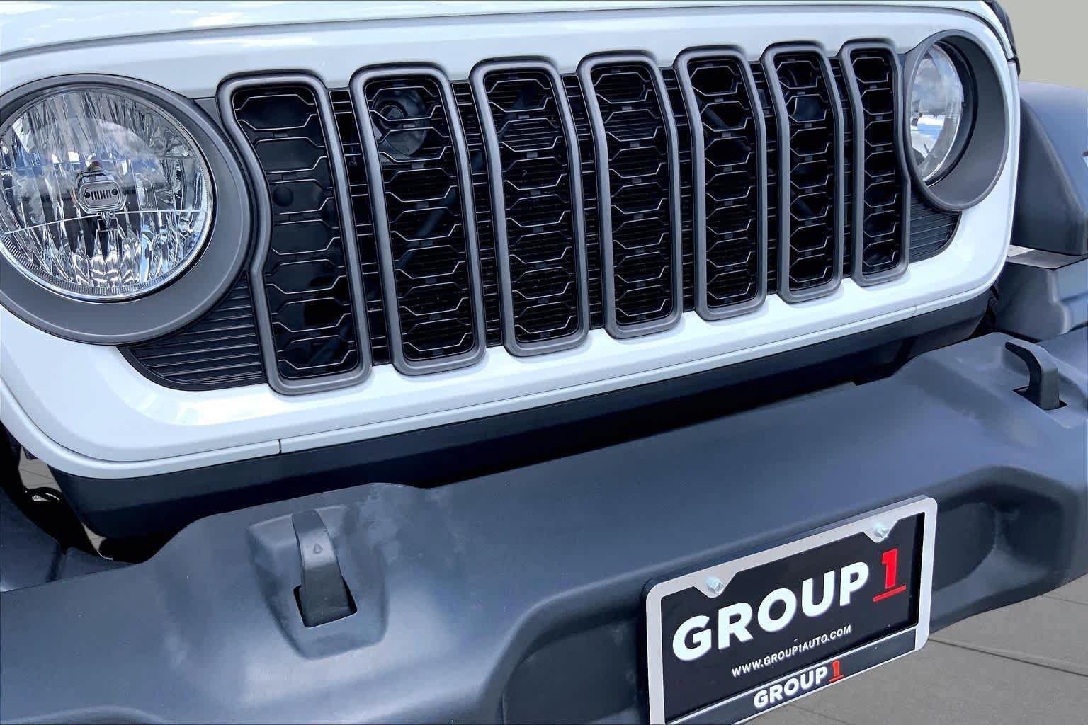 Used 2024 Jeep Wrangler Sport AWD/4WD image 29