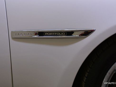 Used 2012 Jaguar XJ L image 32