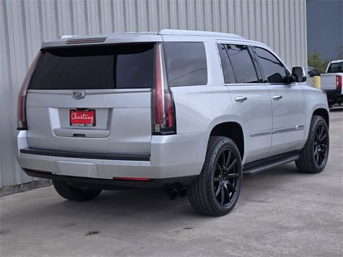 Used 2017 Cadillac Escalade Luxury image 8
