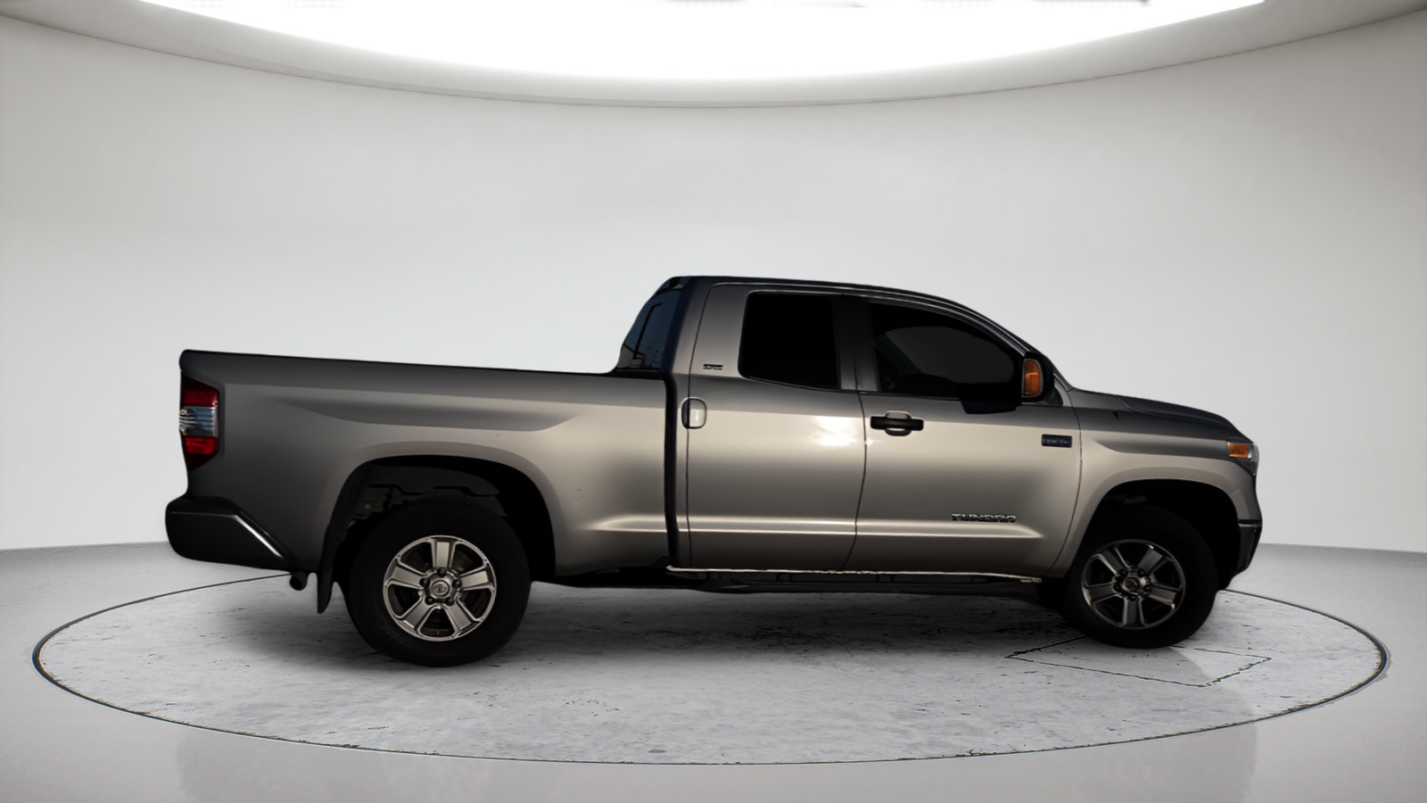 Used 2015 Toyota Tundra SR5 w/ SR5 Upgrade Package AWD/4WD image 5