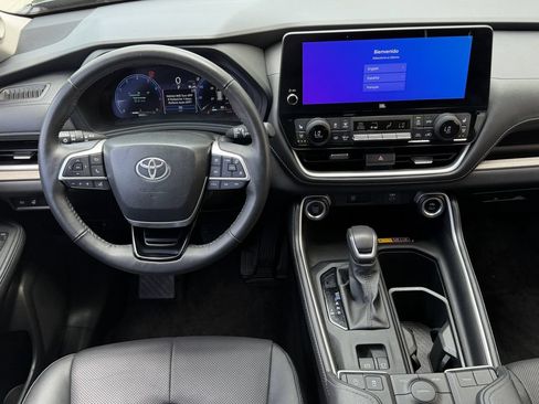 Used 2024 Toyota Grand Highlander FWD image 12
