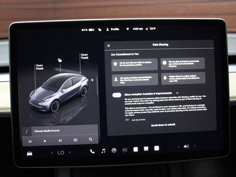 Used 2023 Tesla Model Y Long Range image 22