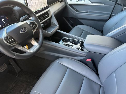 New 2026 Ford Explorer Active w/ Active Comfort Package RWD image 10