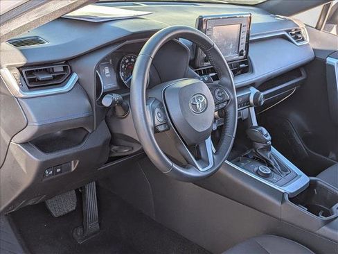 Used 2022 Toyota RAV4 SE image 10