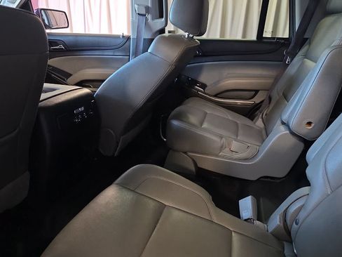 Used 2017 Chevrolet Tahoe LT w/ Luxury Package AWD/4WD image 5