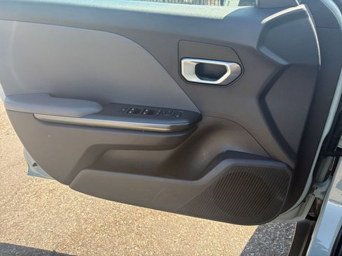 Used 2025 Kia K4 FWD image 18