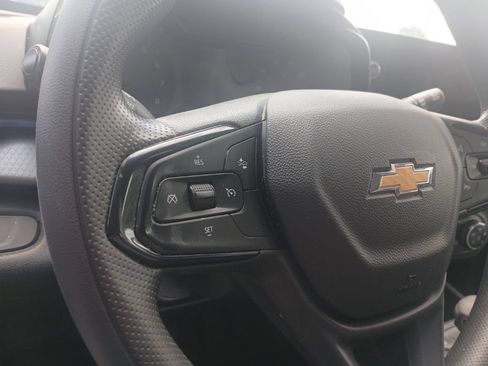 Used 2024 Chevrolet Trax LS FWD image 19