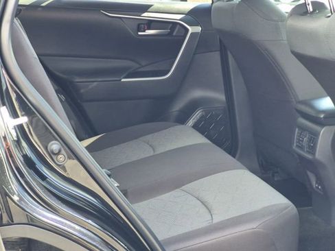 Used 2025 Toyota RAV4 XLE image 18