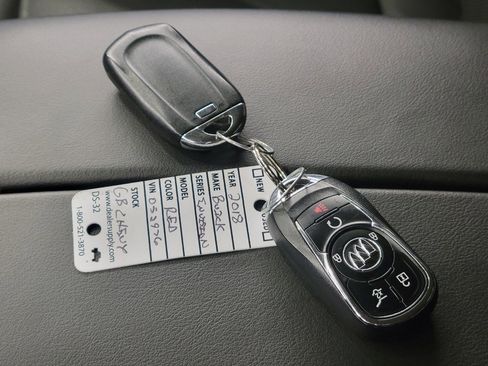 Used 2018 Buick Envision Essence image 27