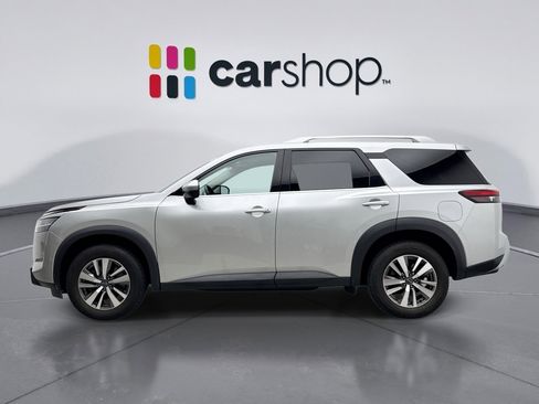 Used 2023 Nissan Pathfinder SL w/ Cargo Package AWD/4WD image 2