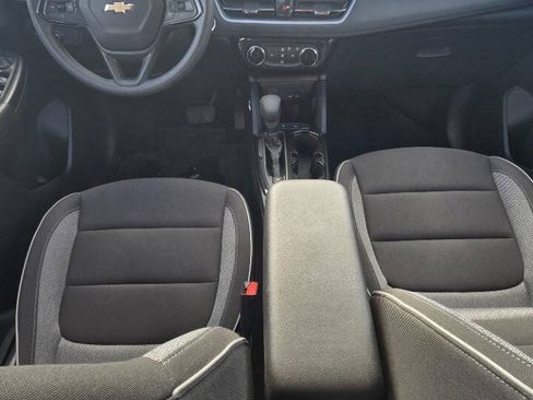 Used 2024 Chevrolet TrailBlazer LT w/ LPO, Blackout Package FWD image 25