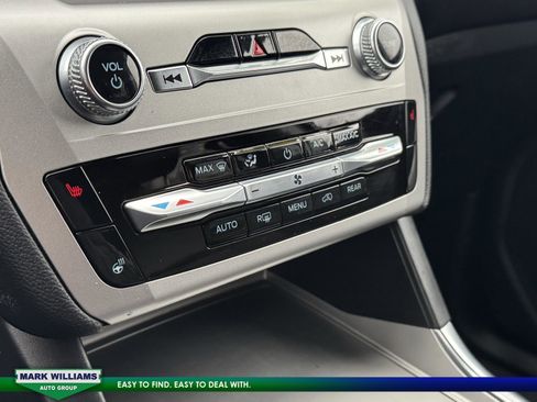 Used 2022 Ford Explorer XLT w/ Equipment Group 202A image 22