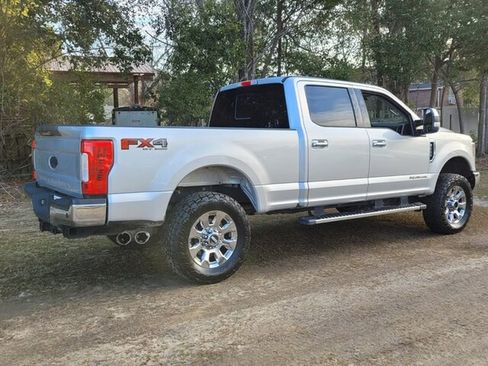 Used 2019 Ford F250 Lariat w/ Chrome Package image 10