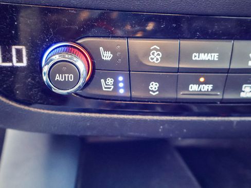 Used 2022 Buick Enclave Premium image 15