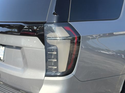 Used 2025 Chevrolet Tahoe High Country AWD/4WD image 14