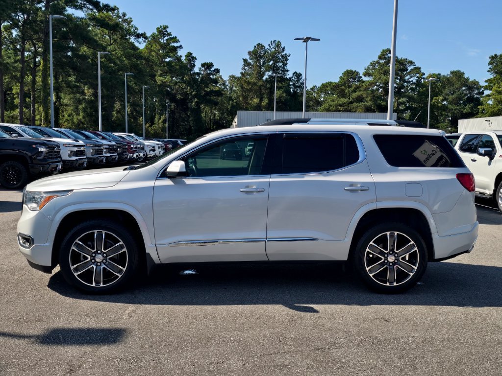 Certified 2017 GMC Acadia Denali w/ Technology Package FWD image 2