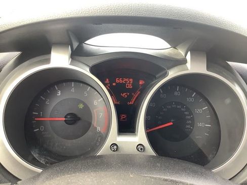 Used 2015 Nissan Juke SV image 34