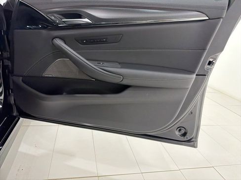 Certified 2022 BMW M5 w/ Competition Package image 18