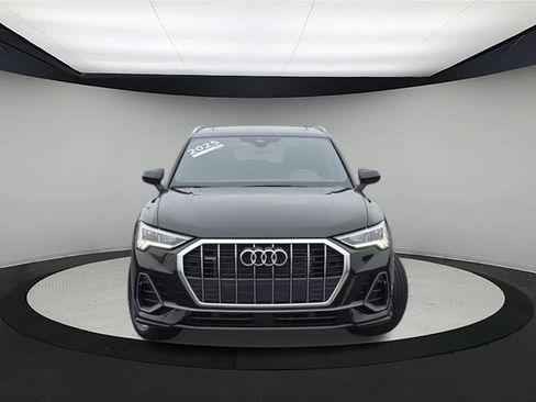 Certified 2025 Audi Q3 2.0T Premium w/ Convenience Package AWD/4WD image 2