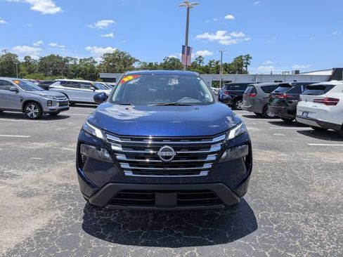 Used 2025 Nissan Rogue SV FWD image 9