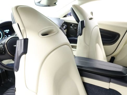 Used 2019 Aston Martin DB11 Coupe RWD image 56