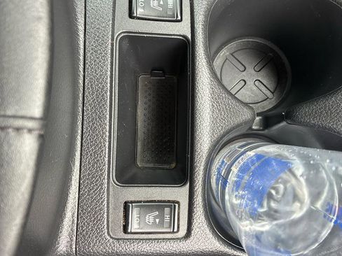 Used 2018 Nissan Rogue SV w/ Premium Package FWD image 41