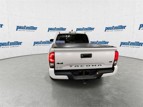 Used 2022 Toyota Tacoma SR5 w/ Technology Package image 10