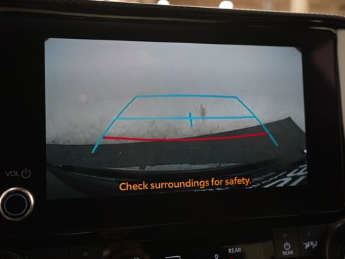 Used 2025 Toyota Highlander XSE AWD/4WD image 32