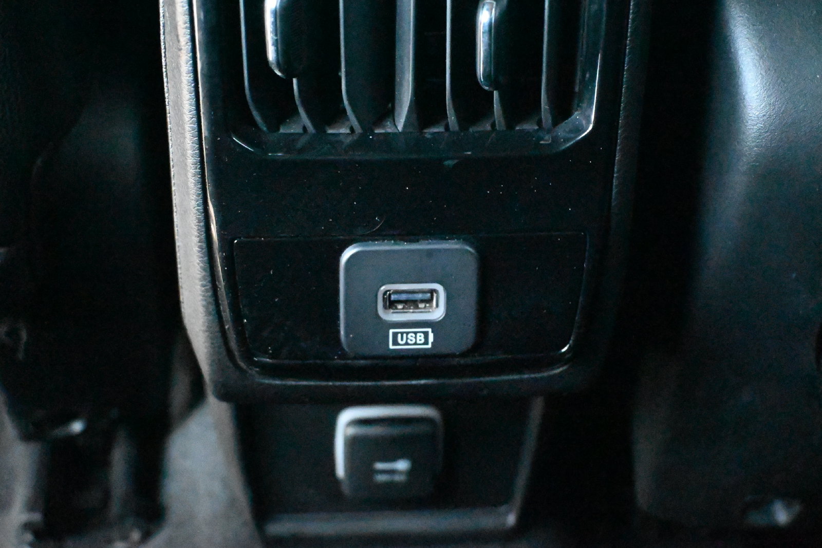 Used 2025 Jeep Compass Trailhawk AWD/4WD image 23