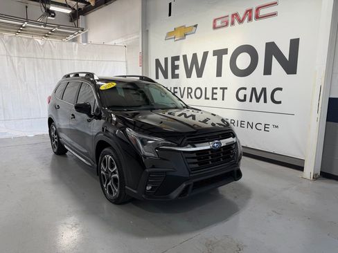 Used 2024 Subaru Ascent Limited AWD/4WD image 2