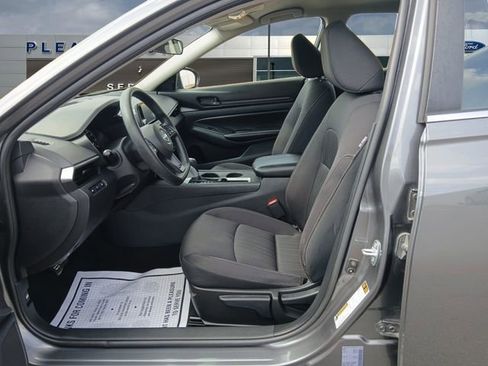 Used 2024 Nissan Altima 2.5 S FWD image 9