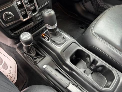 Used 2019 Jeep Wrangler Unlimited Sahara w/ Quick Order Package 24M Moab AWD/4WD image 27
