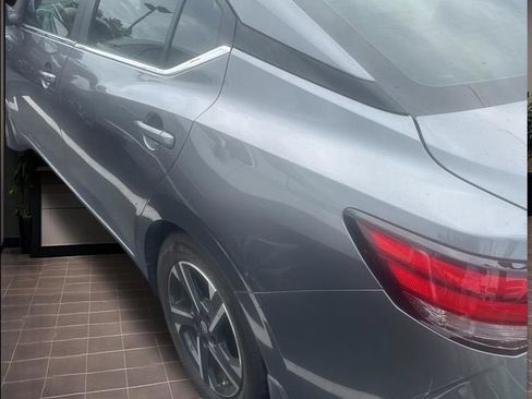 Used 2024 Nissan Sentra SV FWD image 31