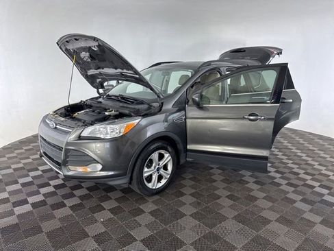 Used 2015 Ford Escape SE w/ Equipment Group 201A FWD image 12