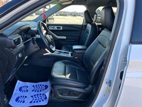 Used 2022 Ford Explorer Limited w/ Equipment Group 301A image 11