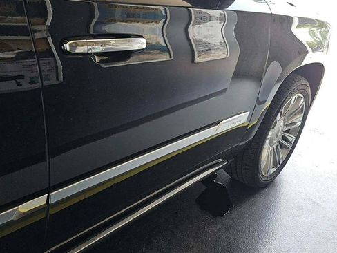 Used 2016 Cadillac Escalade ESV Platinum AWD/4WD image 29
