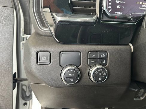 Used 2025 GMC Sierra 1500 SLT RWD image 18