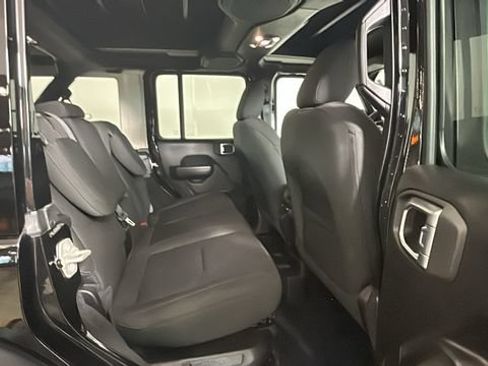 Used 2023 Jeep Wrangler Unlimited w/ Sun & Screen Package AWD/4WD image 28