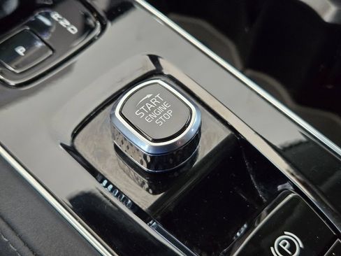 Used 2025 Volvo XC90 B6 Plus AWD/4WD image 20
