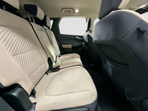 Used 2020 Ford Escape SE image 27