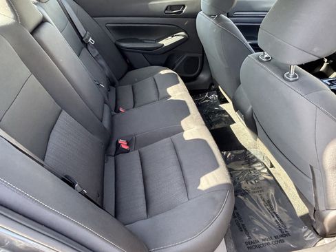 Used 2024 Nissan Altima 2.5 SV FWD image 11