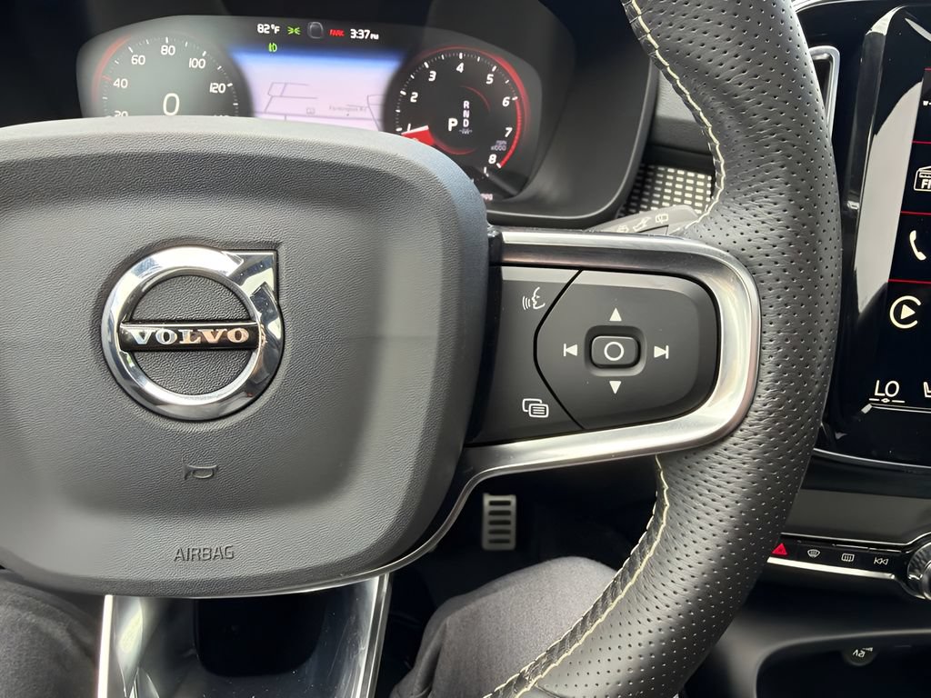 Used 2021 Volvo XC40 T5 R-Design w/ Climate Package AWD/4WD image 13