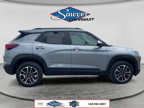 Used 2024 Chevrolet TrailBlazer LT w/ Convenience Package AWD/4WD image 6