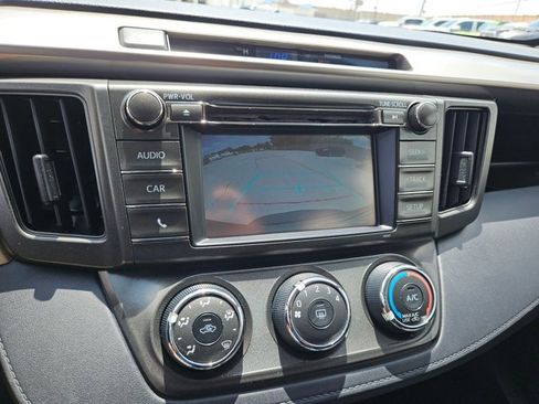 Used 2015 Toyota RAV4 LE FWD image 17