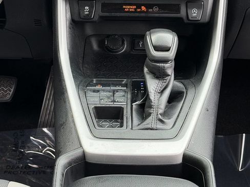 Used 2020 Toyota RAV4 XLE AWD/4WD image 46